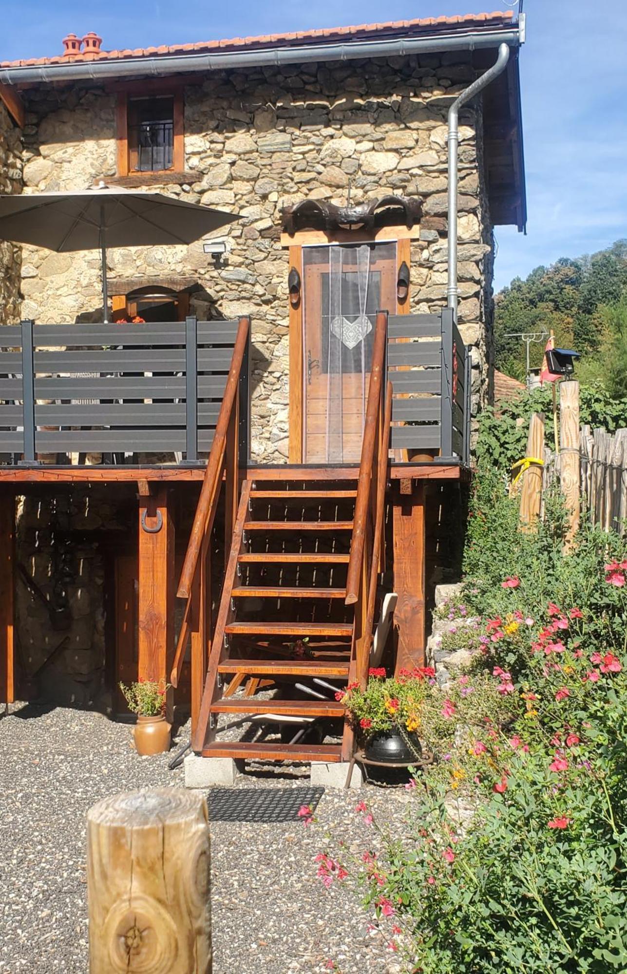 Gite La Grangette De Pauline Mercus-Garrabet Exteriör bild