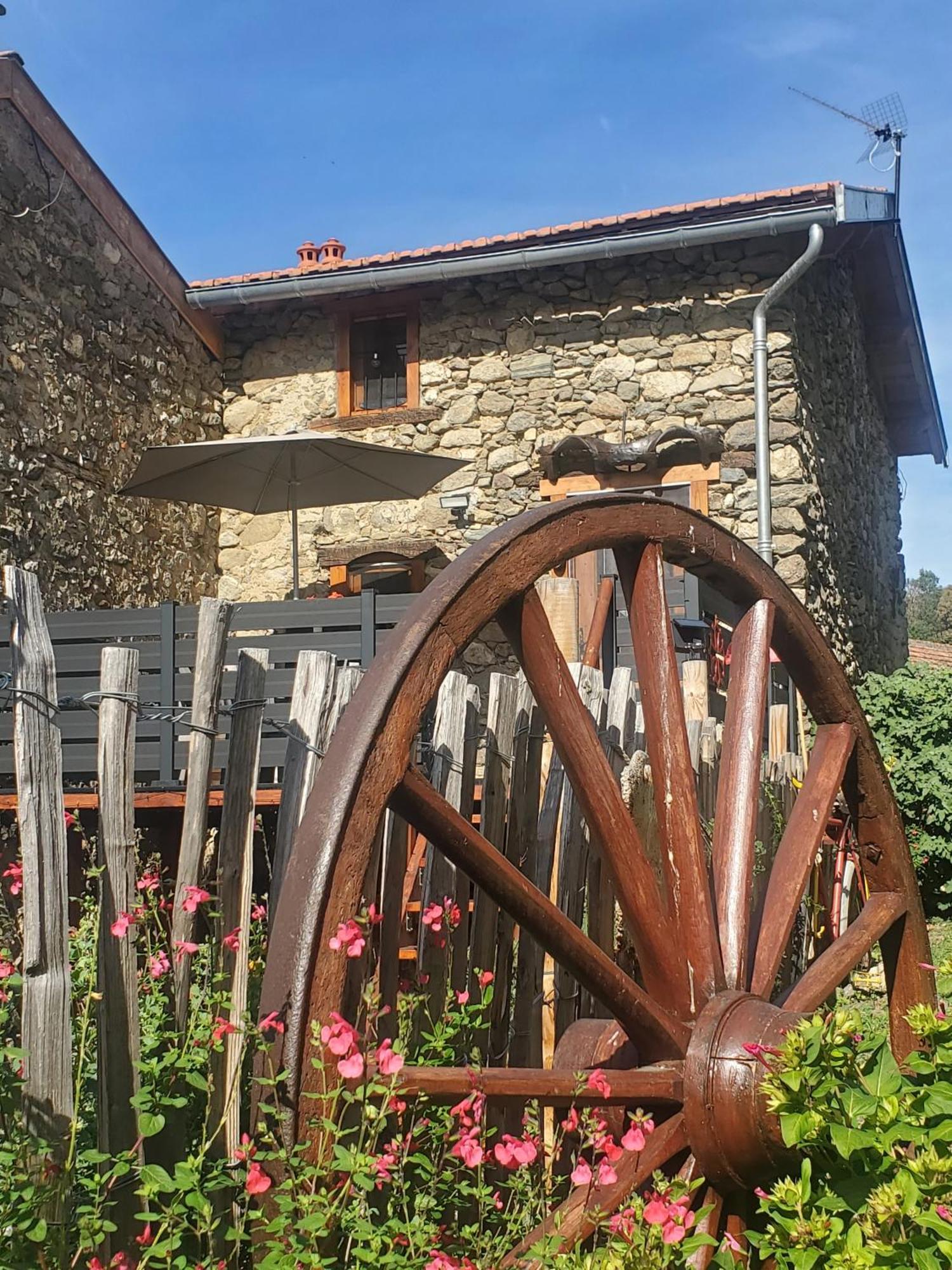 Gite La Grangette De Pauline Mercus-Garrabet Exteriör bild